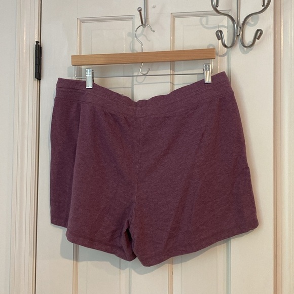 32 Degrees purple shorts. Size XL - Picture 4 of 4